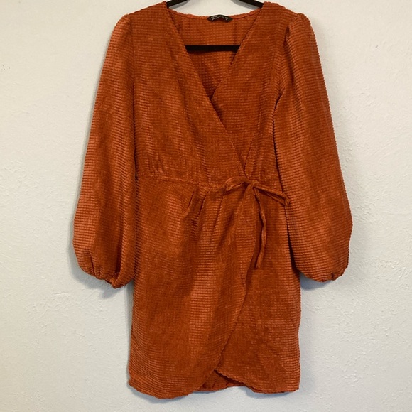 Simplee Womens Size M Rust Orange Corduroy Side Tie Faux Wrap Mini Dress Fall - Picture 3 of 16